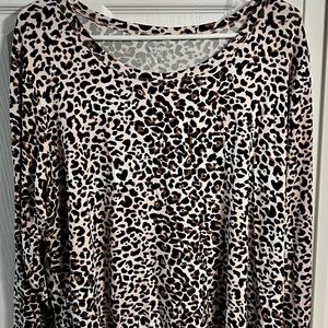 New with Tags Women’s XXL Leopard Print Long Sleeve Top